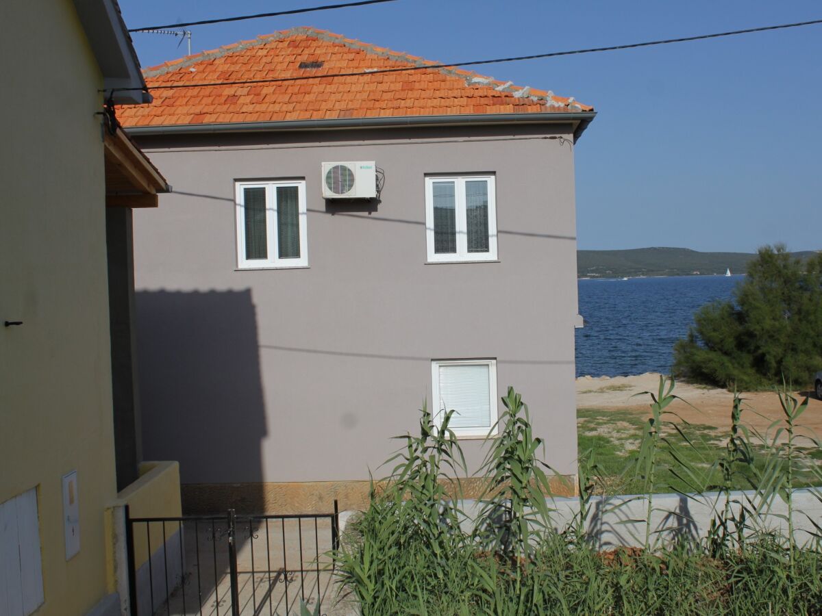 Apartment Two bedroom apartment with terrace and sea view Neviđane, Pašman A-8453-a - Outdoor photo 4