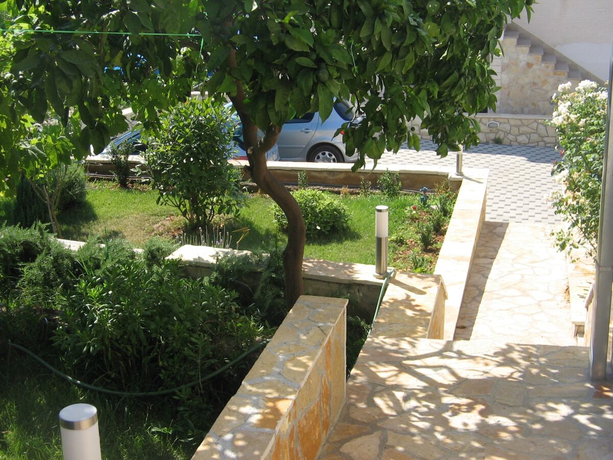 Apartment One bedroom apartment with terrace and sea view Trogir A-8683-a - Outdoor photo 5