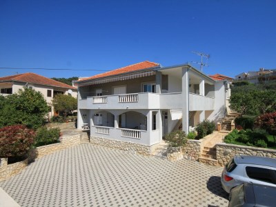 Apartment One bedroom apartment with terrace and sea view Trogir A-8683-a in Trogir - Apartment