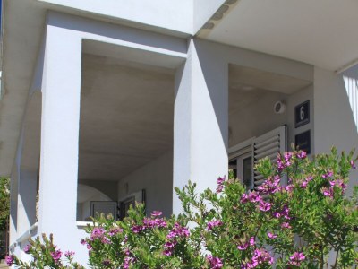 Apartment One bedroom apartment with terrace and sea view Trogir A-8683-a - Outdoor photo 12