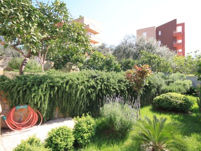 Apartment One bedroom apartment with terrace and sea view Trogir A-8683-a - Outdoor photo 13