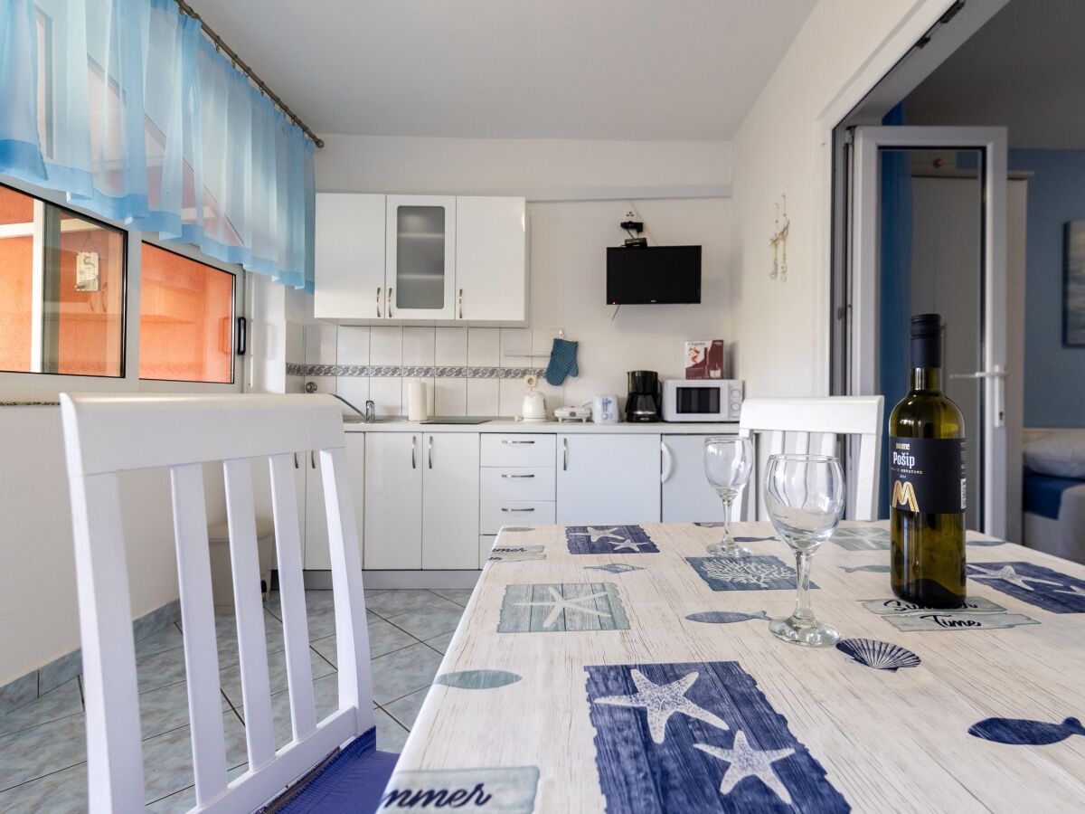 Apartment One bedroom apartment with terrace Stari Grad, Hvar A-8726-a