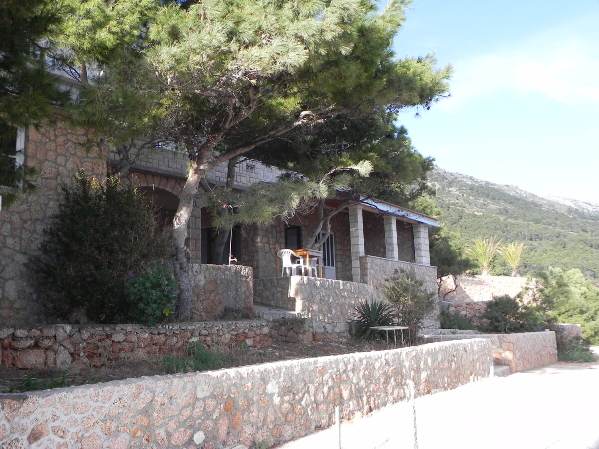 Apartment Four-bedroom apartment near beach Sveta Nedilja, Hvar A-11433-c - Outdoor photo 4