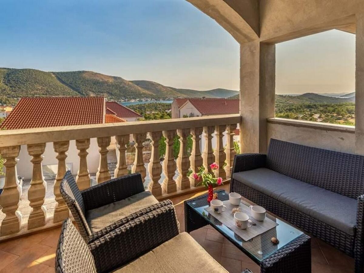Apartment One bedroom apartment with terrace and sea view Grebaštica, Šibenik A-11572-c
