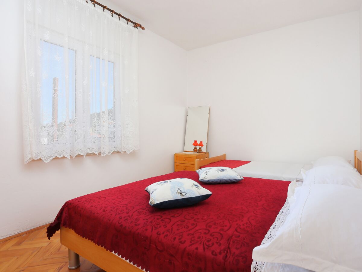 Apartment Apartments by the sea Vinišće, Trogir - 11029