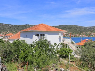 Apartment Apartments by the sea Vinišće, Trogir - 11029 - Outdoor photo 2