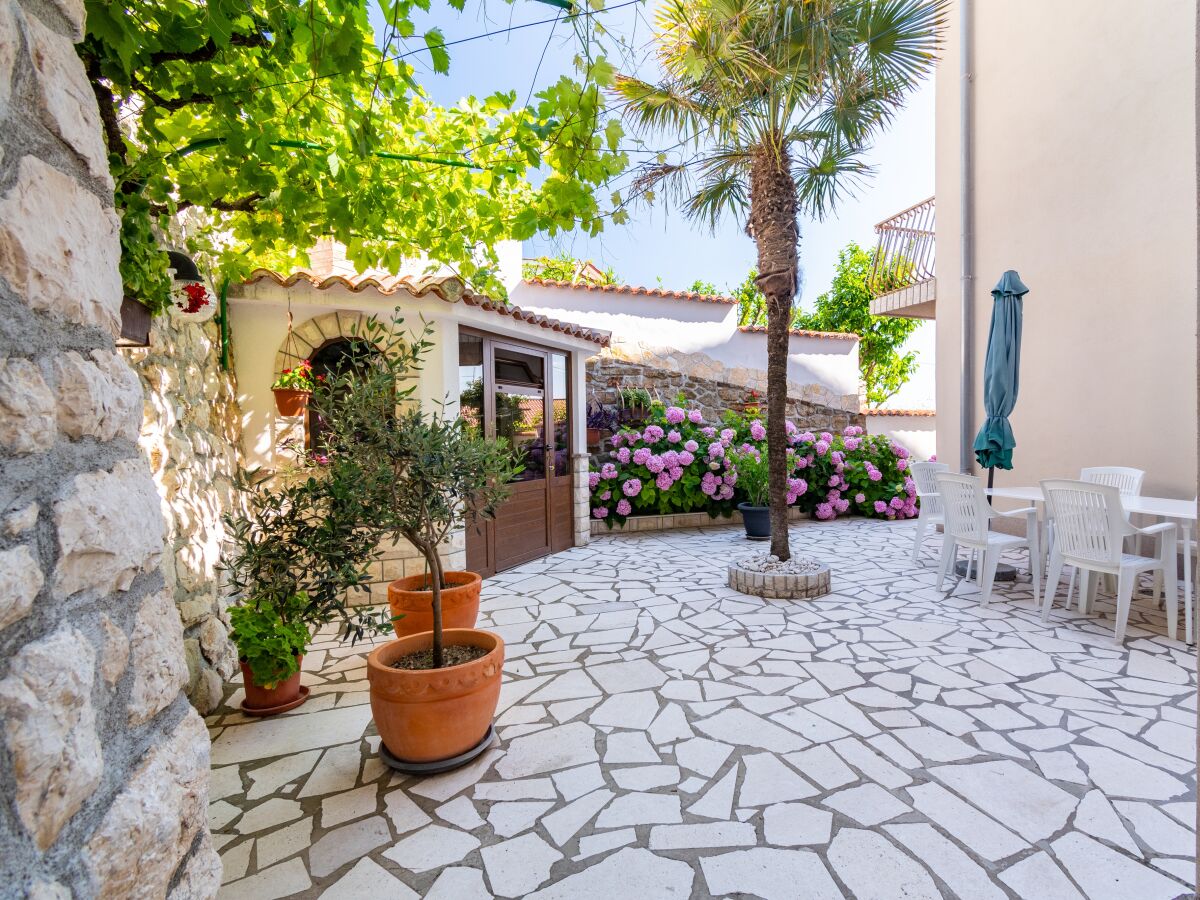 Apartment Two bedroom apartment with balcony and sea view Rab A-14120-c - Outdoor photo 3
