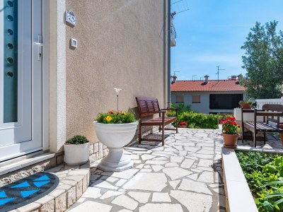 Apartment Two bedroom apartment with balcony and sea view Rab A-14120-c - Outdoor photo 7