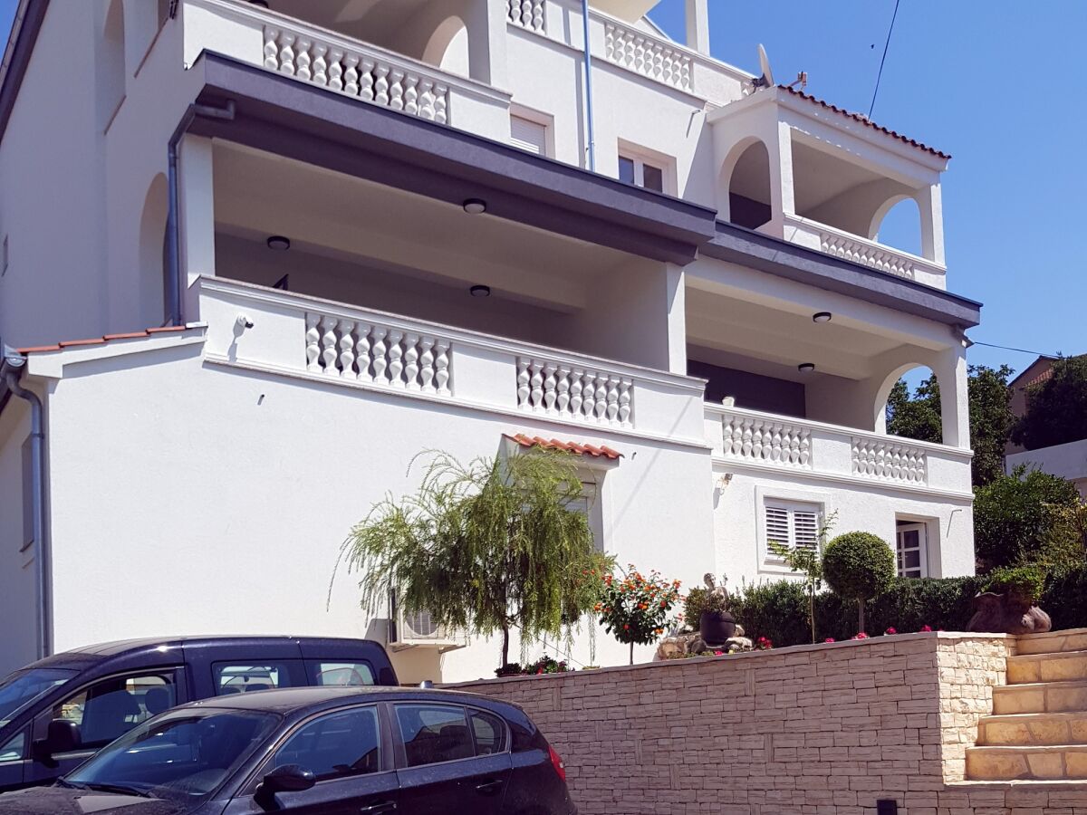 Apartment Two bedroom apartment with terrace and sea view Sveti Filip i Jakov, Biograd A-14353-b
