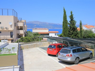 Apartment One bedroom apartment with terrace and sea view Slatine, Čiovo A-16131-e - Outdoor photo 11