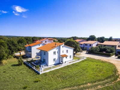 Apartment Two bedroom apartment with terrace Valbandon, Fažana A-16261-a - Outdoor photo 3