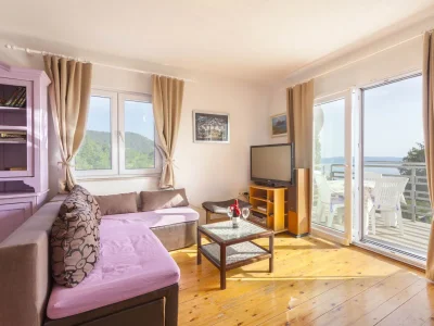 Apartment Four-bedroom apartment with balcony and sea view Gornji Tučepi, Makarska A-17686-a in Makarska - Apartment
