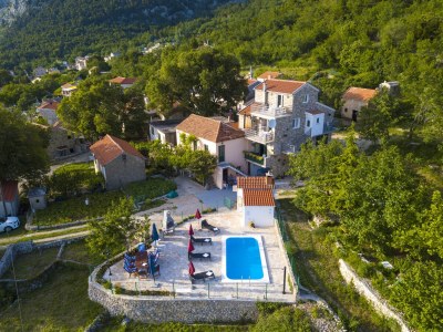 Apartment Four-bedroom apartment with balcony and sea view Gornji Tučepi, Makarska A-17686-a - Outdoor photo 5