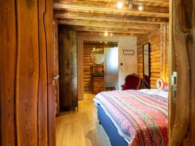 Holiday park Spacious wooden chalet with covered terrace - Features photo 13
