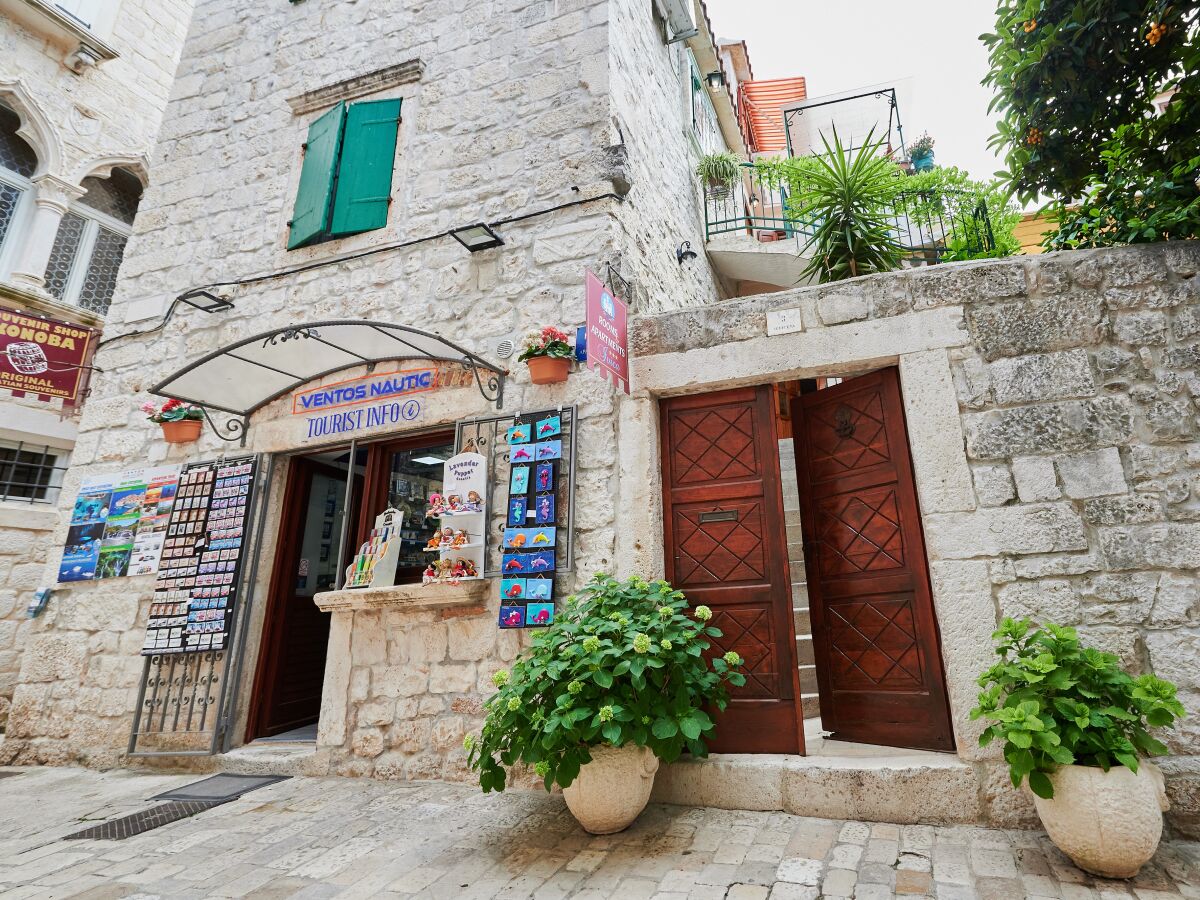Apartment One bedroom apartment with air-conditioning Trogir A-16844-b - Outdoor photo 3
