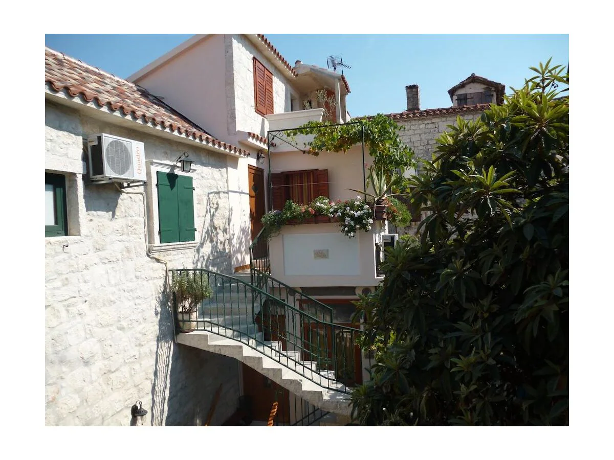 Apartment Studio flat with balcony Trogir AS-16844-a