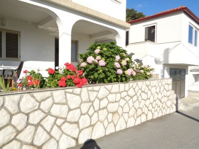 Apartment One bedroom apartment with terrace and sea view Lopar, Rab A-17103-c - Outdoor photo 2