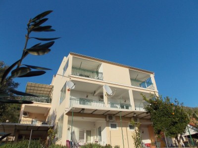 Apartment Two bedroom apartment with terrace and sea view Mokalo, Pelješac A-18395-a in Orebić - Apartment