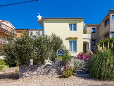 Apartment Two bedroom apartment with terrace Kraljevica A-17589-a - Outdoor photo 2