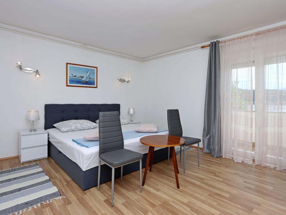 Apartment One bedroom apartment near beach Supetarska Draga - Gonar, Rab A-18650-b