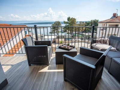 Apartment Two bedroom apartment with terrace and sea view Porat, Krk A-19349-b - Outdoor photo 13