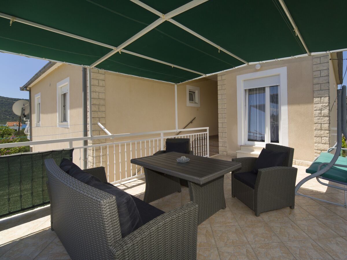 Apartment One bedroom apartment with terrace and sea view Poljica, Trogir A-19054-a