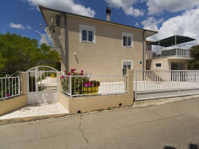 Apartment Two bedroom apartment with balcony and sea view Poljica, Trogir A-19054-b - Outdoor photo 3