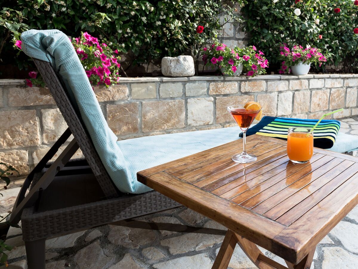 Holiday house Four-bedroom house with terrace and sea view Mravince, Split K-19827