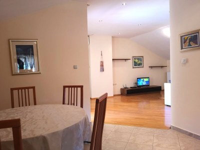 Apartment Two bedroom apartment with terrace Banjol, Rab A-11382-a - Outdoor photo 9