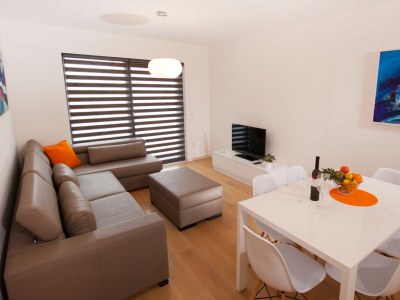 Apartment Two bedroom apartment with balcony Makarska A-19145-e - Outdoor photo 3