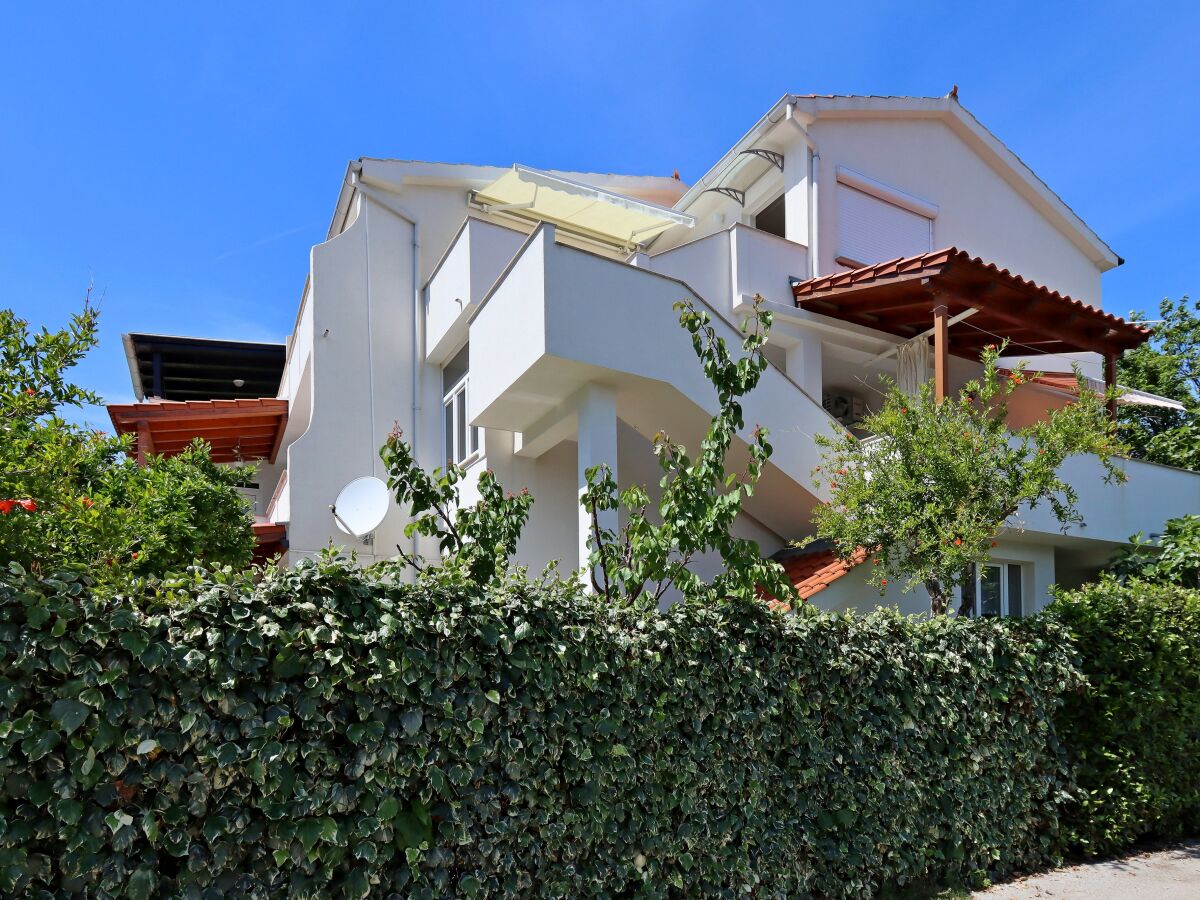 Apartment Two bedroom apartment with terrace and sea view Rab A-20222-b - Outdoor photo 4