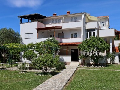 Apartment Two bedroom apartment with terrace and sea view Rab A-20222-c - Outdoor photo 2