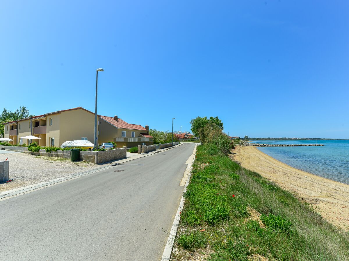 Apartment Two bedroom apartment near beach Nin, Zadar A-13172-b