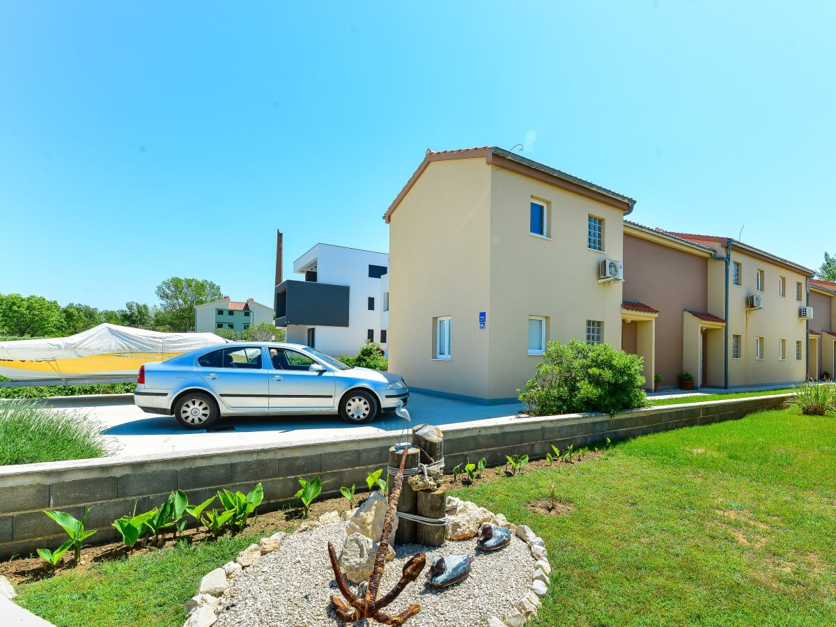 Apartment Two bedroom apartment near beach Nin, Zadar A-13172-b - Outdoor photo 2