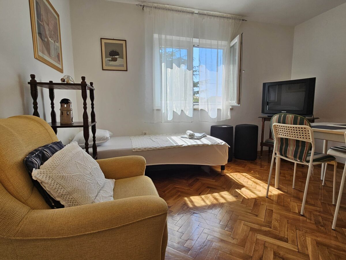 Apartment One bedroom apartment with terrace and sea view Malinska, Krk A-20367-a - Outdoor photo 3