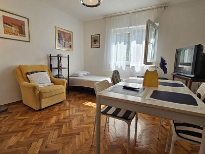 Apartment One bedroom apartment with terrace and sea view Malinska, Krk A-20367-a - Outdoor photo 4