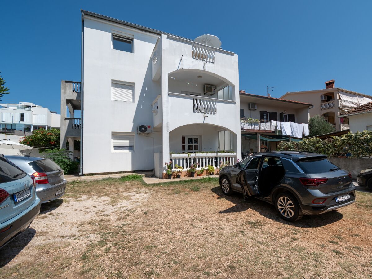 Apartment One bedroom apartment near beach Zadar - Diklo, Zadar A-20894-e