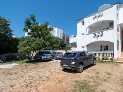 Apartment One bedroom apartment near beach Zadar - Diklo, Zadar A-20894-e - Outdoor photo 2