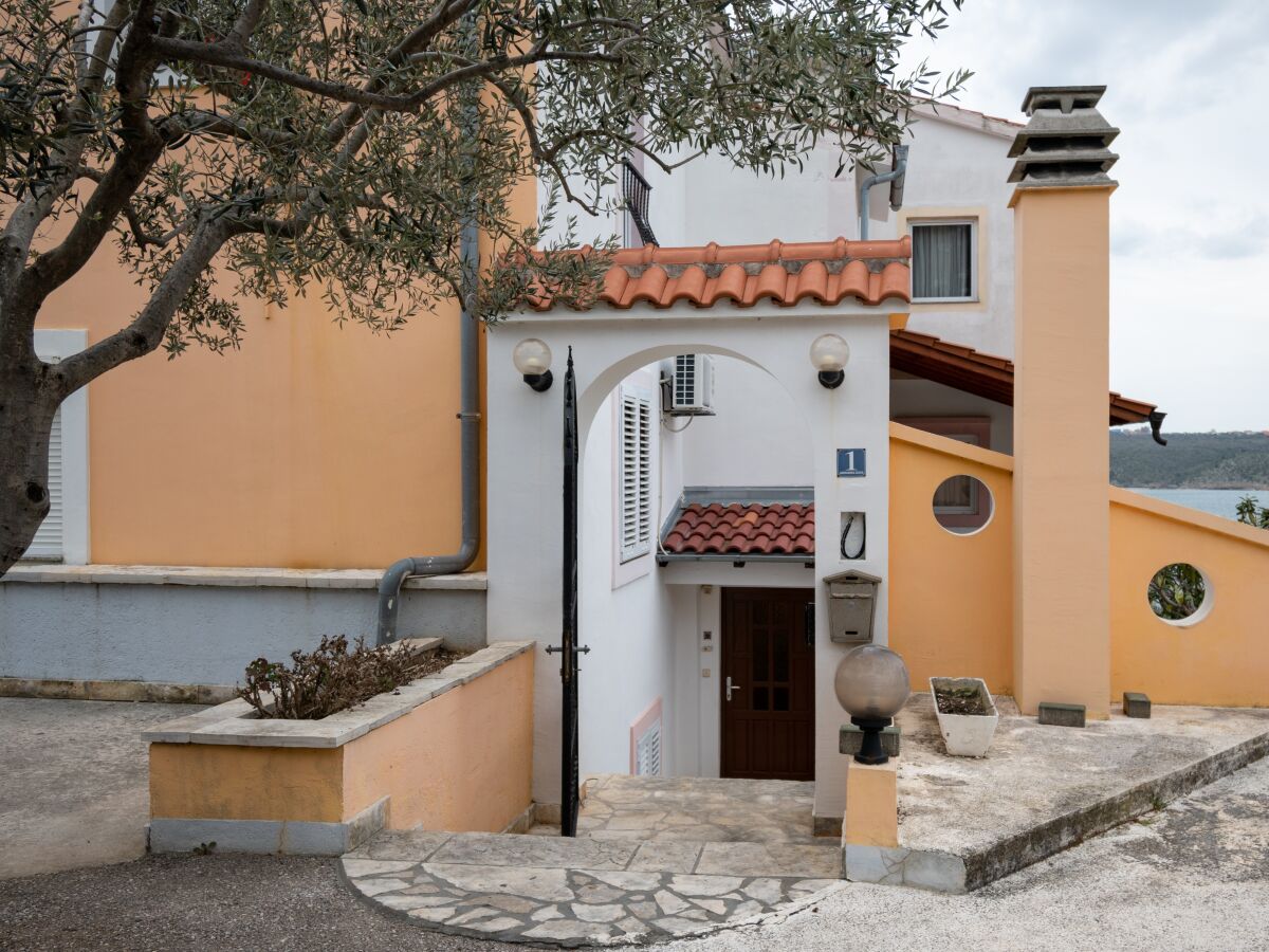 Apartment One bedroom apartment with air-conditioning Posedarje, Novigrad A-21123-c - Outdoor photo 5