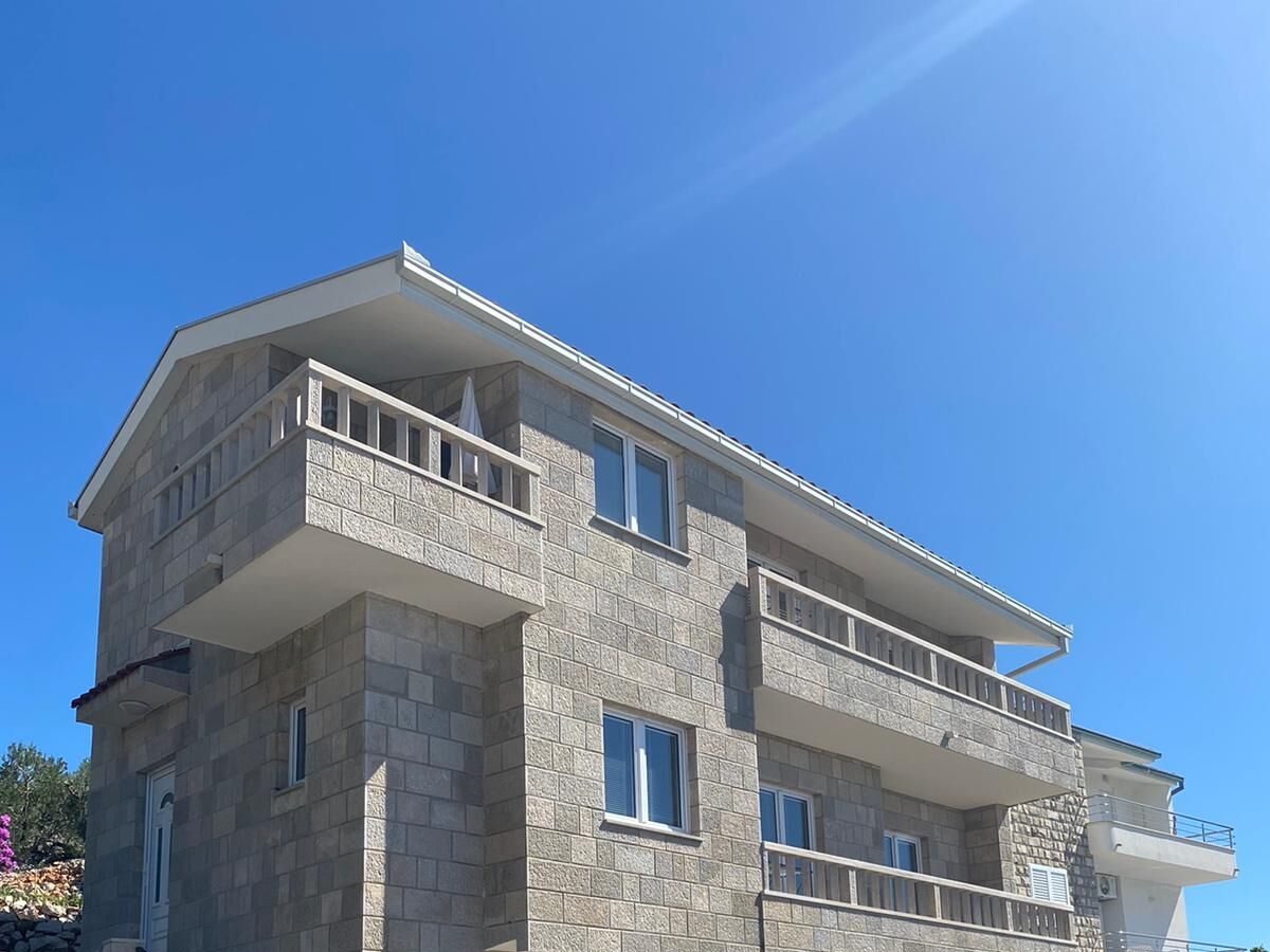 Apartment Two bedroom apartment near beach Drašnice, Makarska A-22864-b