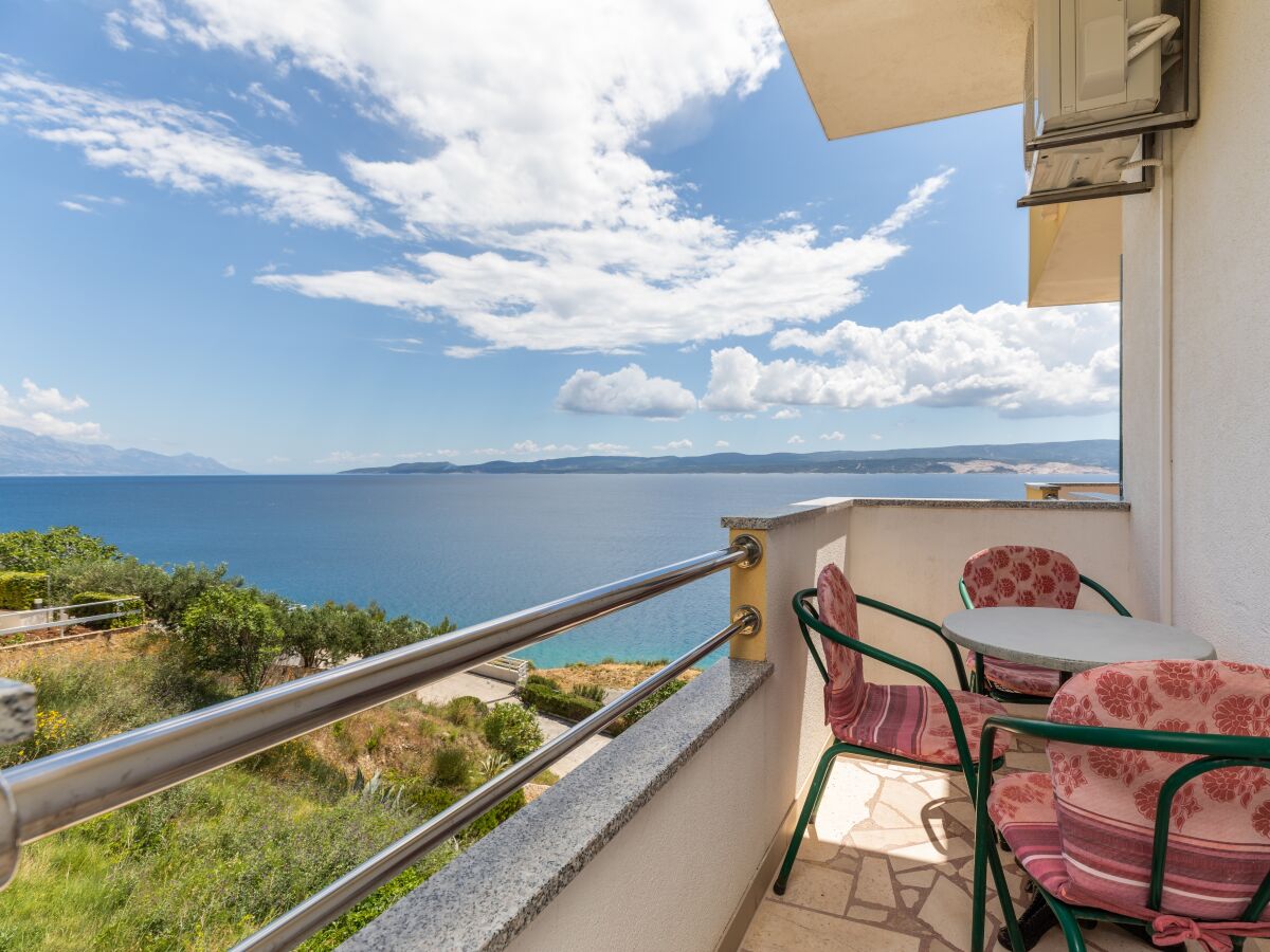Apartment Two bedroom apartment with balcony and sea view Lokva Rogoznica, Omiš A-23105-d