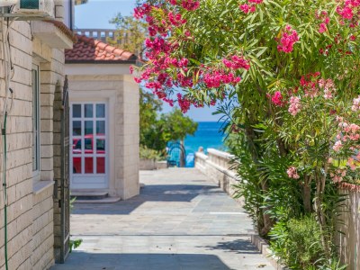 Apartment Two bedroom apartment near beach Rogoznica A-23414-a - Outdoor photo 7