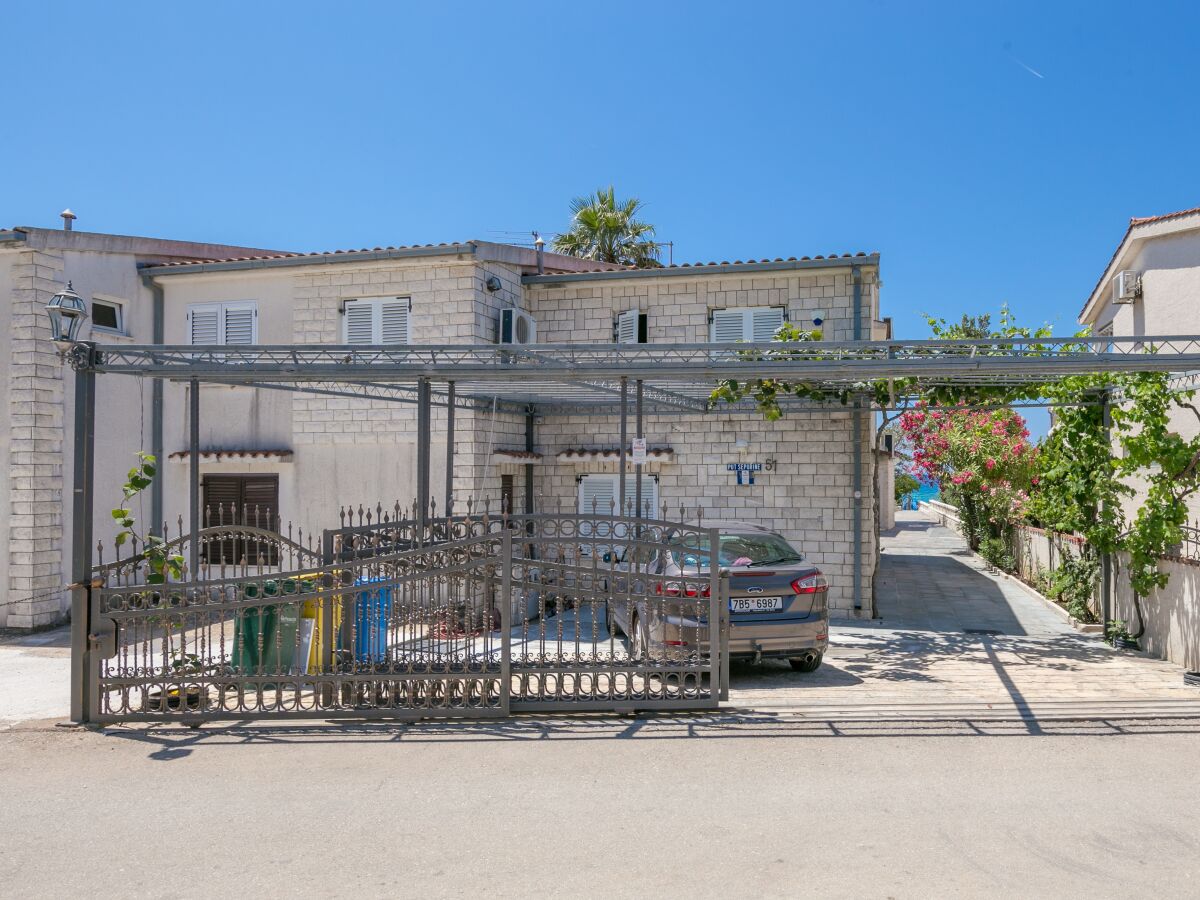 Apartment One bedroom apartment near beach Rogoznica A-23414-c - Outdoor photo 4
