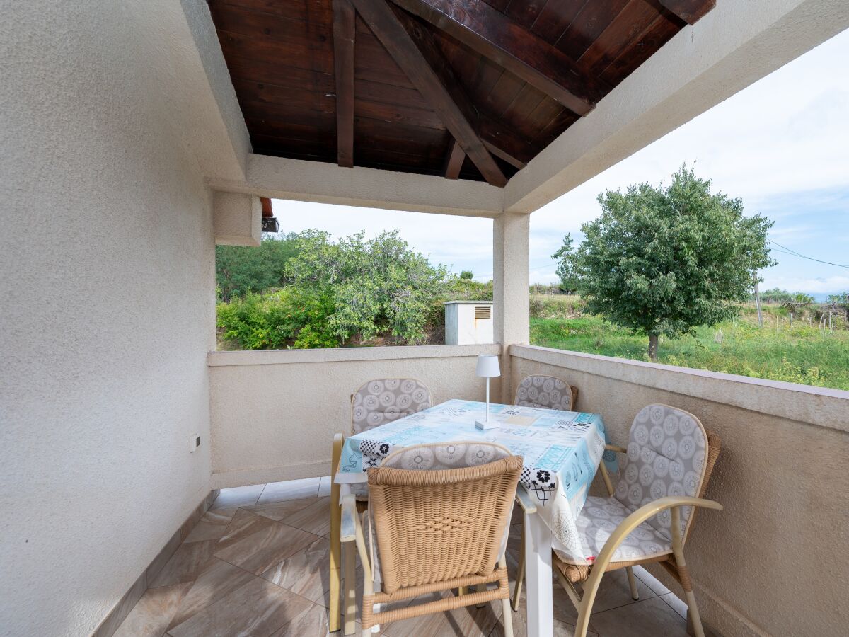Apartment Two bedroom apartment with terrace and sea view Lopar, Rab A-23736-b