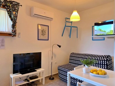 Apartment Studio flat with terrace Šilo, Krk AS-18678-a - Outdoor photo 9