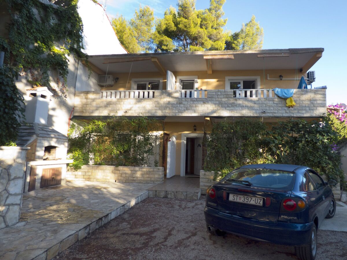 Apartment Two bedroom apartment with terrace and sea view Ivan Dolac, Hvar A-8782-a - Outdoor photo 2