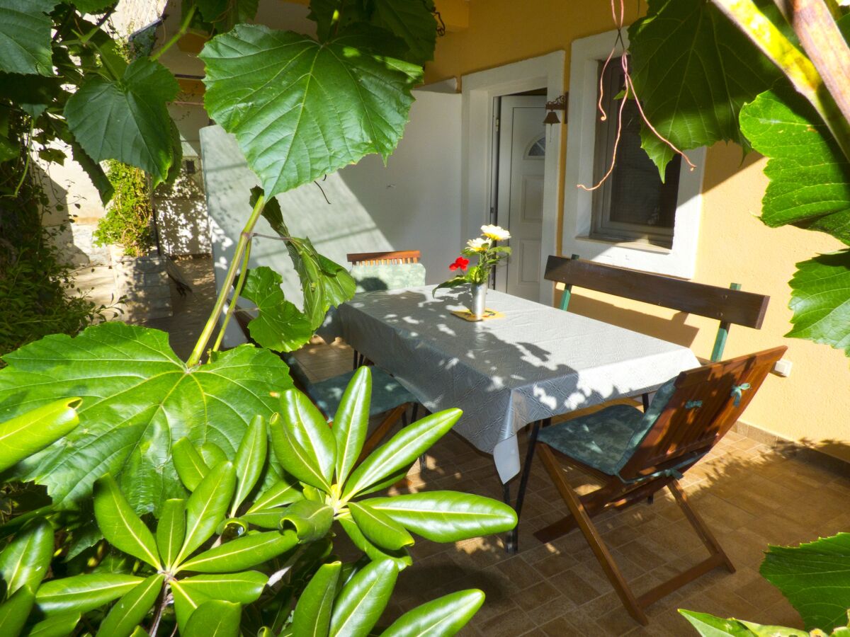 Apartment Two bedroom apartment with terrace and sea view Ivan Dolac, Hvar A-8782-d