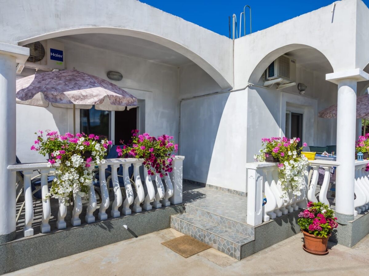 Apartment One bedroom apartment with terrace Zaton, Zadar A-15000-d - Outdoor photo 3