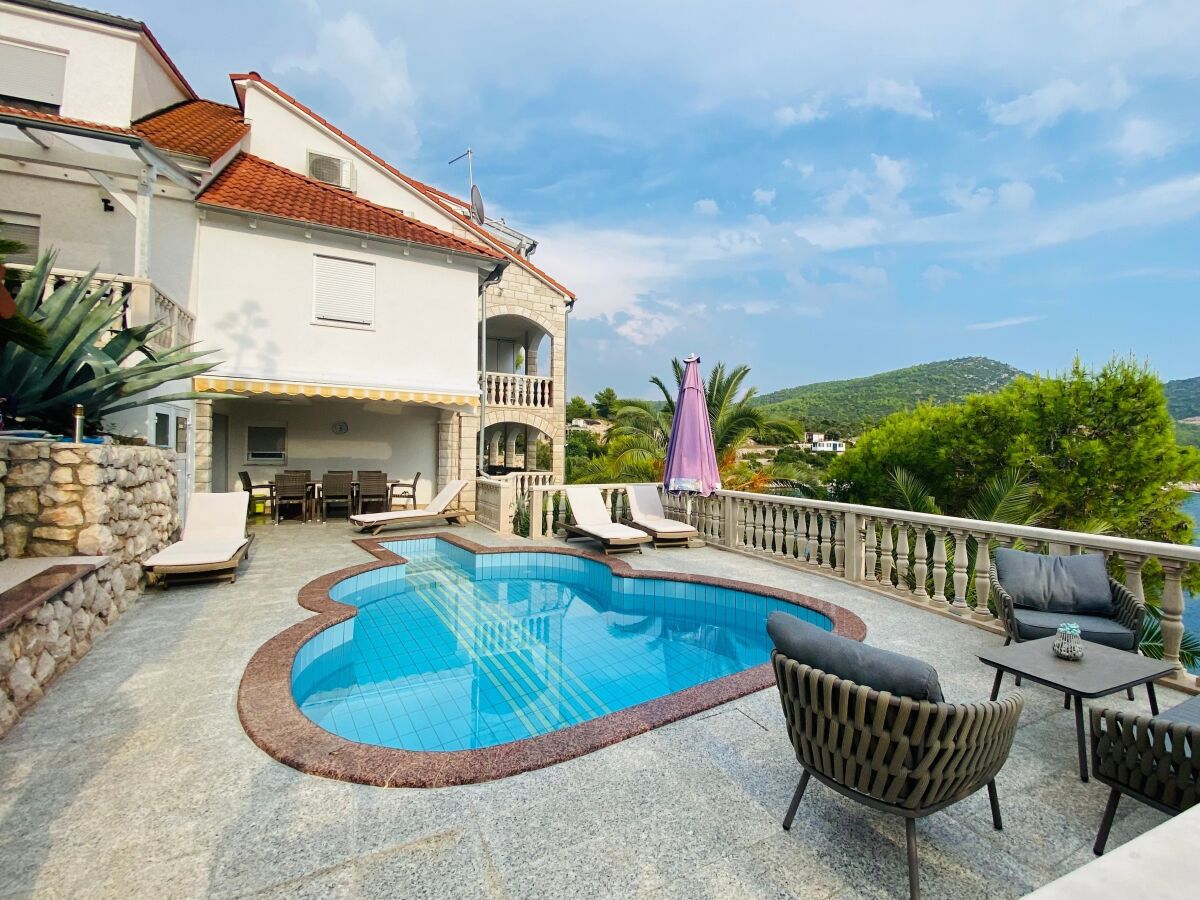 Apartment Two bedroom apartment near beach Cove Pribinja, Hvar A-24171-e