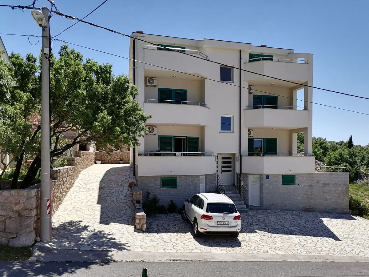 Apartment Two bedroom apartment with balcony and sea view Ribarica, Karlobag A-24233-e